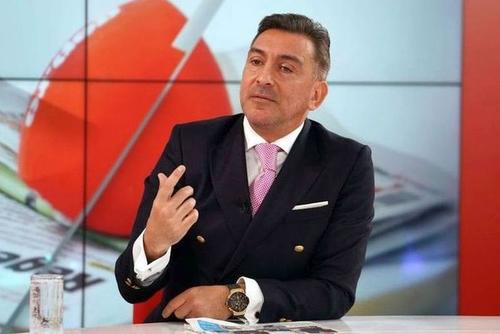 Ilie Dumitrescu crede că Gigi Becali ar putea implementa un nou sistem de joc la FCSB, unul cu 3 fundași centrali.