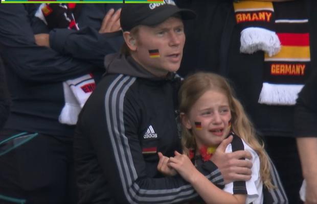 Gest extraordinar pentru fetița din galeria Germaniei, abuzată verbal la Euro 2020 » Mișcare de proporții pe internet, dar fata e de negăsit