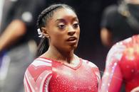 „Mă întrebam: de ce pisica e sătulă, iar eu sufăr atât de foame?” » Simone Biles, mărturisiri tulburătoare din copilărie