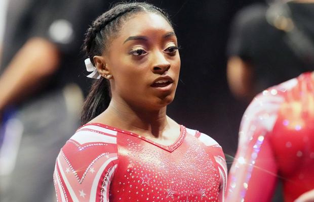 „Mă întrebam: de ce pisica e sătulă, iar eu sufăr atât de foame?” » Simone Biles, mărturisiri tulburătoare din copilărie