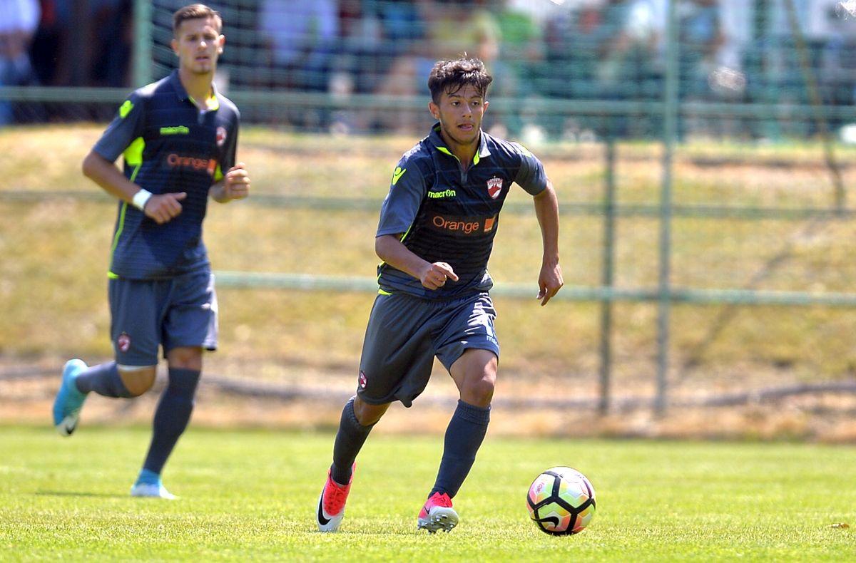 „Mi-am făcut curaj să scriu acest mesaj...” » Scrisoarea emoționantă a jucătorului alungat de Dinamo: „De ce nu am reușit? Aș răspunde în felul următor”