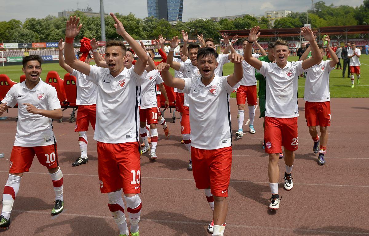 „Mi-am făcut curaj să scriu acest mesaj...” » Scrisoarea emoționantă a jucătorului alungat de Dinamo: „De ce nu am reușit? Aș răspunde în felul următor”