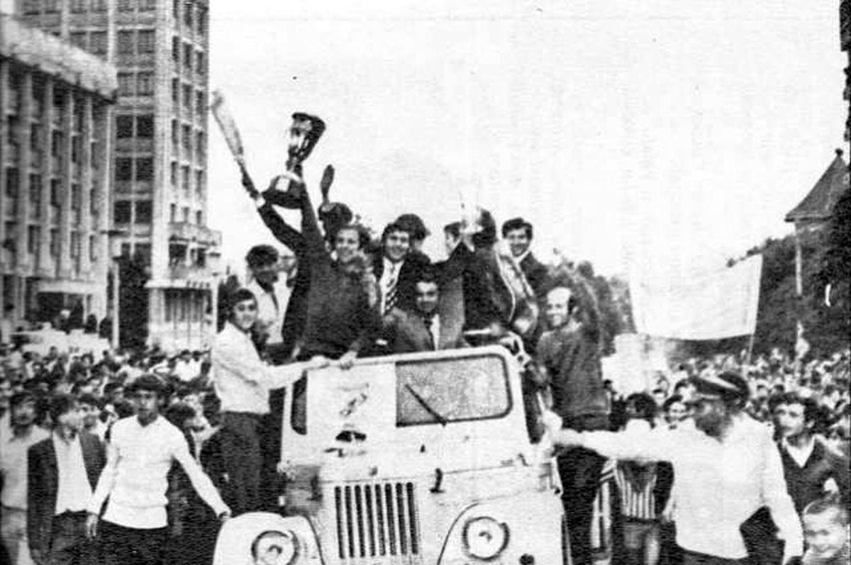 49 de ani de la inedita finală de Cupă, între o echipă de „B” și una de „C” » Mitică Dragomir: „Eu am rezolvat totul, deși aveam doar 27 de ani. Am «uns» multe uși ca să nu scârțâie, dar n-a fost corupție!”