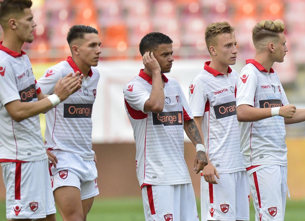 „Mi-am făcut curaj să scriu acest mesaj...” » Scrisoarea emoționantă a jucătorului alungat de Dinamo: „De ce nu am reușit? Aș răspunde în felul următor”