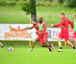Imagini inedite: Ce a reușit Burcă la Dinamo + Acționarul se antrenează de parcă vrea să fie titular în derby :D