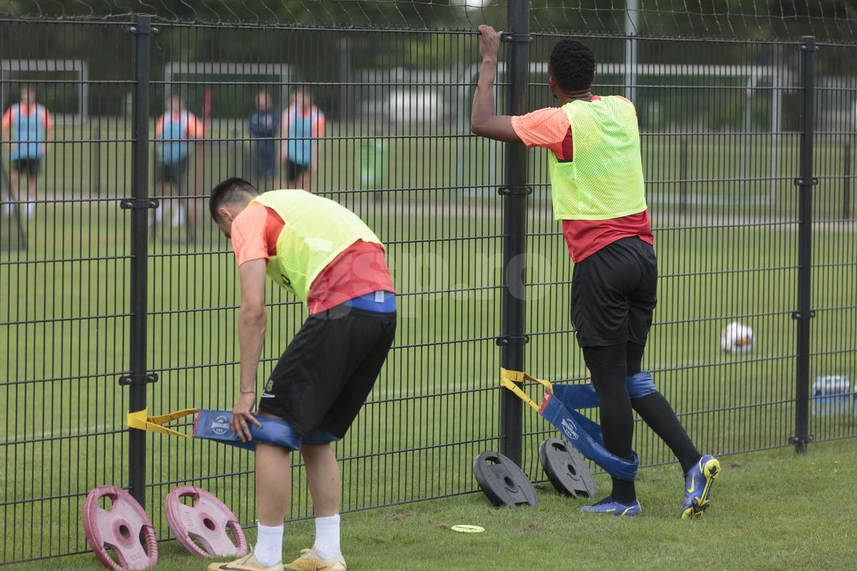 Filmare impresionantă din dronă, la cel mai tare exercițiu din antrenamentul FCSB: Ngezana vs Edjouma, duel „unu la unu”! Care a fost cea mai încinsă dispută