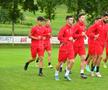 Imagini inedite: Ce a reușit Burcă la Dinamo + Acționarul se antrenează de parcă vrea să fie titular în derby :D
