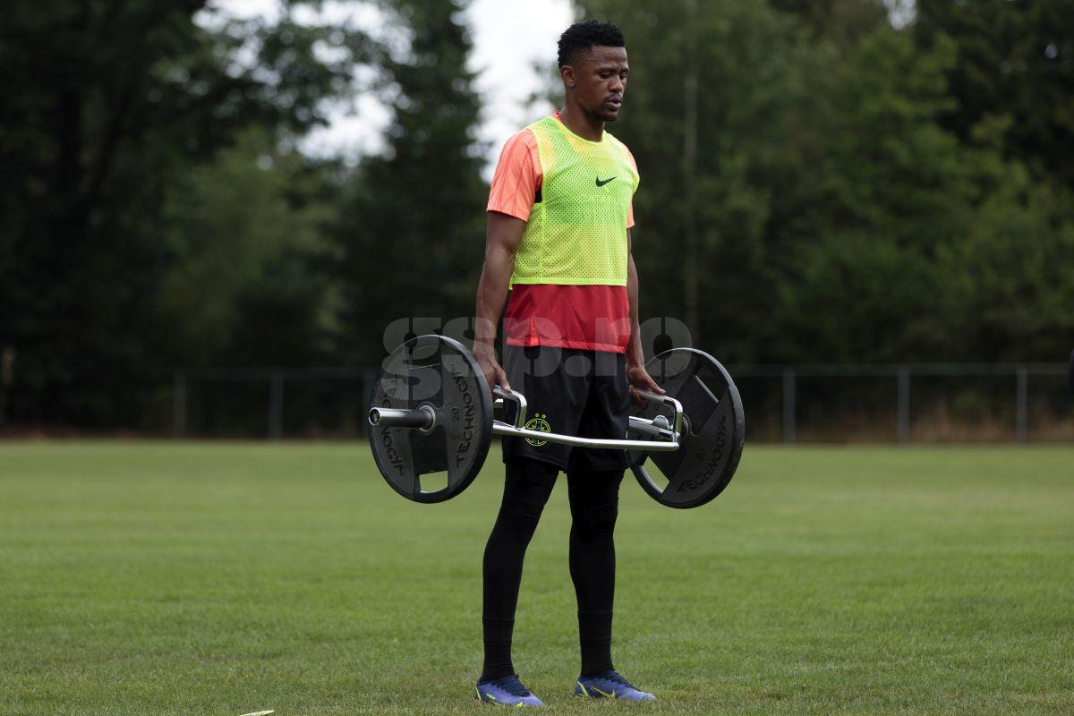 Siyabonga Ngezana la antrenamentul FCSB, 3 iulie