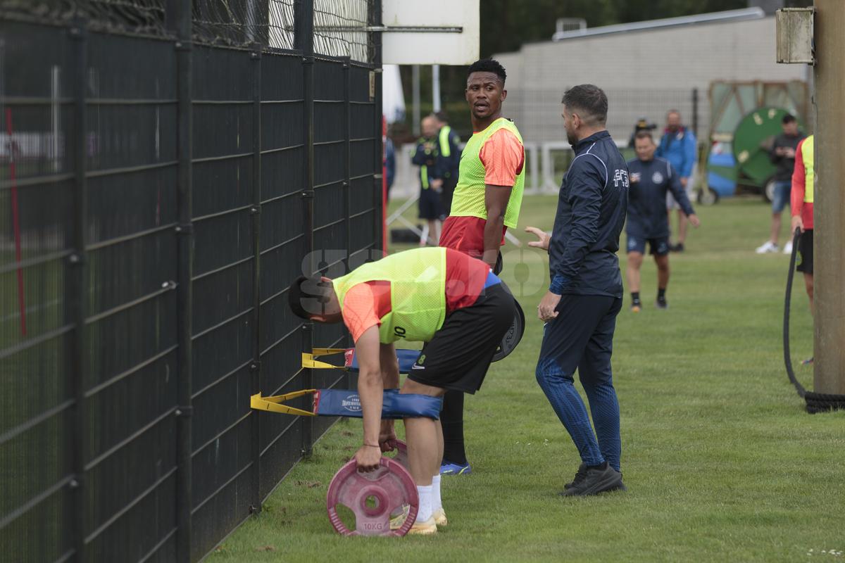 Filmare impresionantă din dronă, la cel mai tare exercițiu din antrenamentul FCSB: Ngezana vs Edjouma, duel „unu la unu”! Care a fost cea mai încinsă dispută