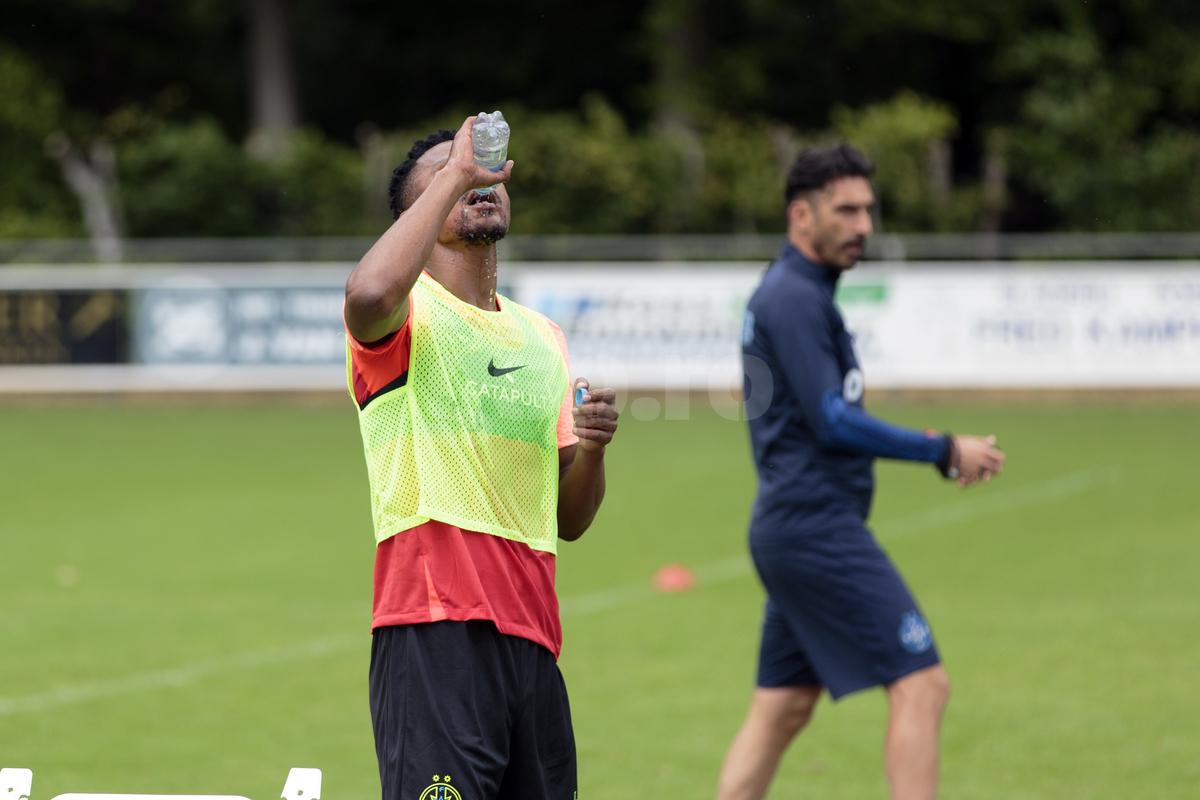 Filmare impresionantă din dronă, la cel mai tare exercițiu din antrenamentul FCSB: Ngezana vs Edjouma, duel „unu la unu”! Care a fost cea mai încinsă dispută
