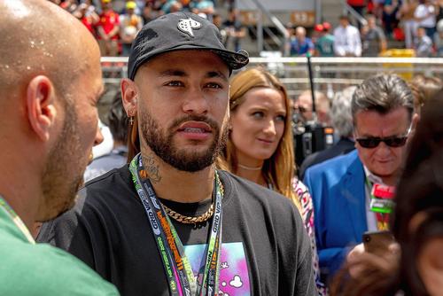 Un fan vrea să-i lase lui Neymar toată averea lui. Foto: Imago Images