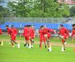 Imagini inedite: Ce a reușit Burcă la Dinamo + Acționarul se antrenează de parcă vrea să fie titular în derby :D