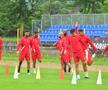 Imagini inedite: Ce a reușit Burcă la Dinamo + Acționarul se antrenează de parcă vrea să fie titular în derby :D