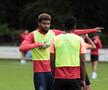 Filmare impresionantă din dronă, la cel mai tare exercițiu din antrenamentul FCSB: Ngezana vs Edjouma, duel „unu la unu”! Care a fost cea mai încinsă dispută