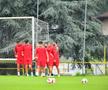 Imagini inedite: Ce a reușit Burcă la Dinamo + Acționarul se antrenează de parcă vrea să fie titular în derby :D