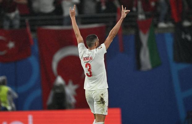 Eroul turcilor, bucurie scandaloasă! Gestul făcut are legătură cu extrema dreaptă » UEFA a deschis o anchetă