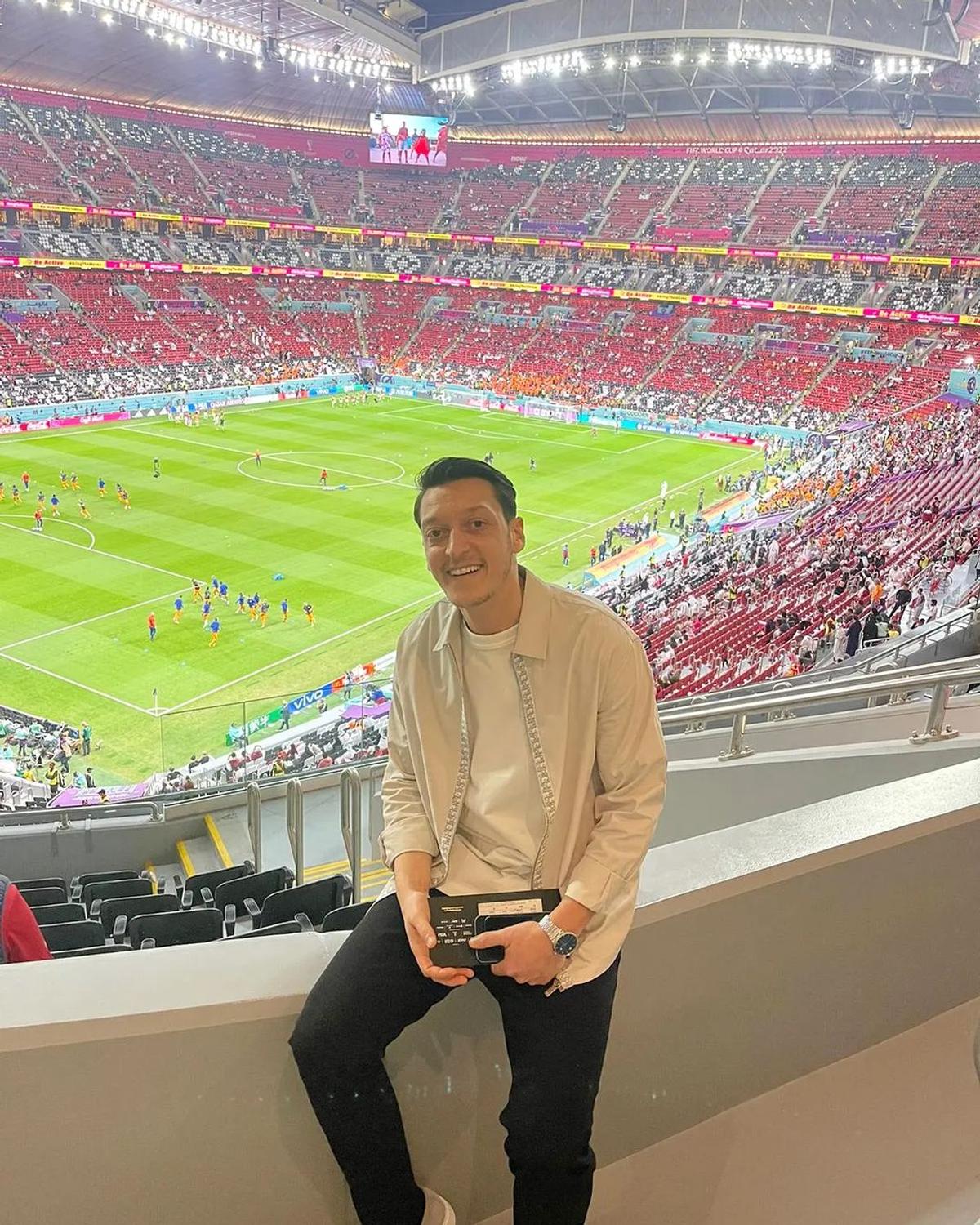 Transformare ireală a lui Mesut Ozil » Cum a apărut în sala de forță: e total schimbat