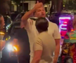 Andy Carroll s-a ales cu cămașa ruptă, după ce s-a bătut în stare de ebrietate / Foto: The Sun