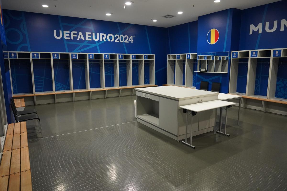„Tricolorii” au făcut curat în vestiarul de pe „Allianz Arena”