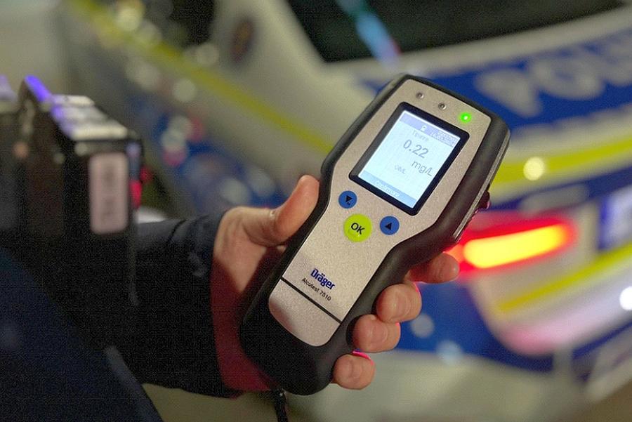 Sursă foto: bpr.politiaromana.ro Schimbări în Codul Rutier! Șoferii rămân fără permisul auto dacă refuză testarea cu aparatul DrugTest