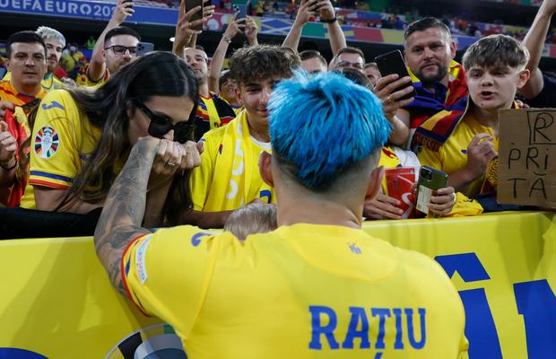 Atenție, emoție pură! Cum s-a jucat Stanciu cu fetițele sale pe teren, mesajul soției lui Niță, cum a fost alintat Rațiu și gestul lui Horațiu Moldovan