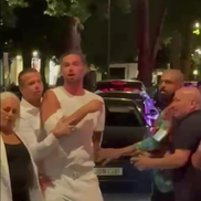 Andy Carroll s-a ales cu cămașa ruptă, după ce s-a bătut în stare de ebrietate / Foto: The Sun