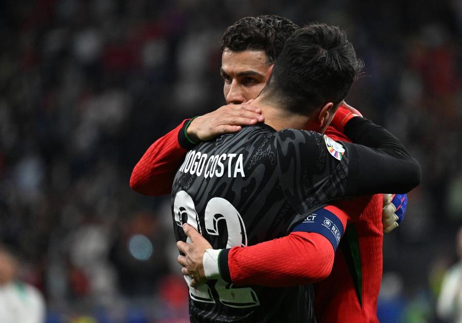 Povestea incredibilă a lui Diogo Costa, eroul Portugaliei care nu voia să intre în poartă și care îi va înfrunta pe Mbappe și Griezmann: „Nu mă gândeam decât să trag!