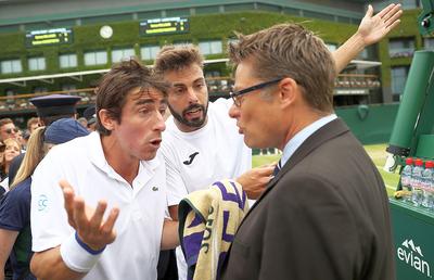 O poveste de necrezut de la Wimbledon: un spectator a acuzat un jucător că a urinat pe teren, într-o cutie de mingi