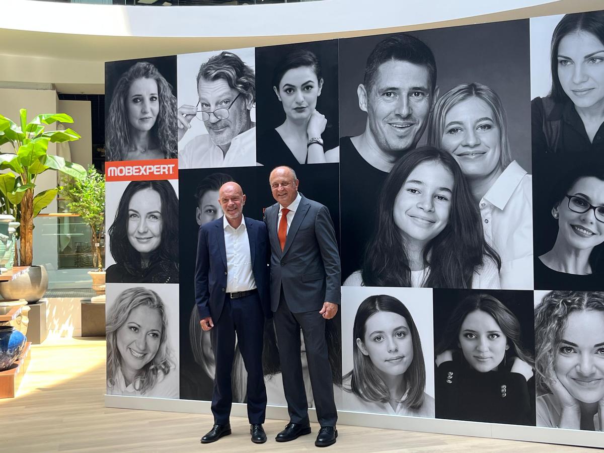 Rapid la Mobexpert - lansare magazin