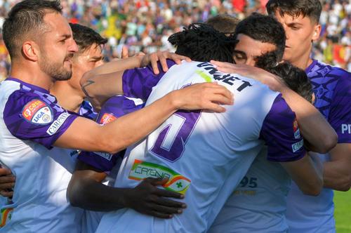 Alb-violeții caută sponsori care să le facă mai liniștit traiul din Superligă / Sursă foto: Facebook@ FC Argeș