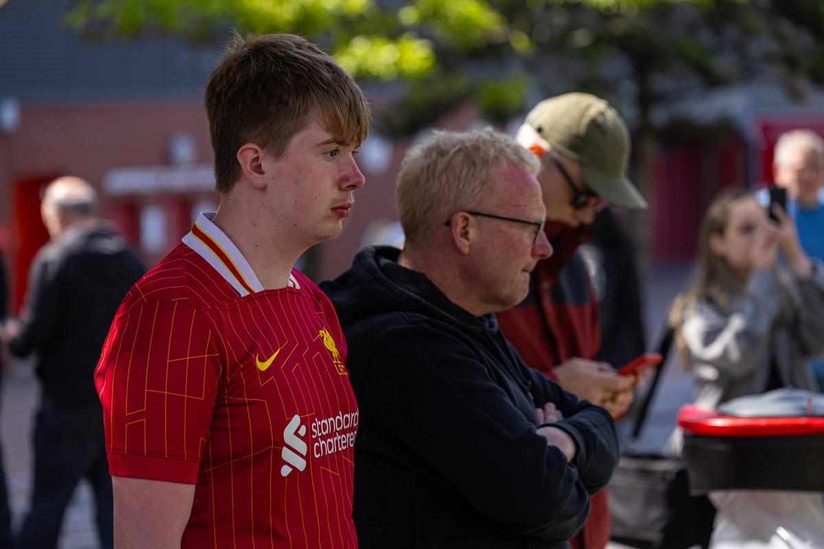 Imagini sfâșietoare: ce a apărut azi pe Anfield după decesul lui Diogo Jota