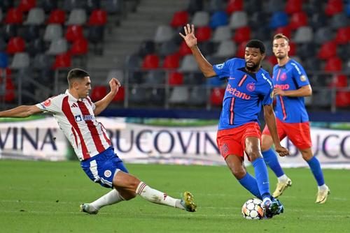 Nikola Stefanovic, în duel cu Malcom Edjouma // foto: Imago Images