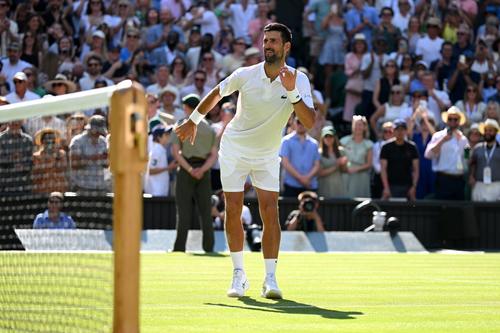 Novak Djokovic în timpul coregragiei FOTO Guliver/GettyImages