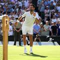 Novak Djokovic în timpul coregragiei FOTO Guliver/GettyImages