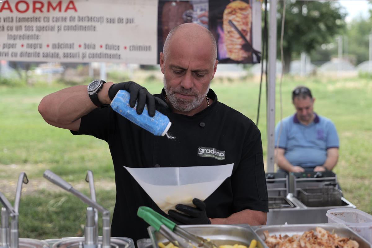 Kebab Arena! În absența fotbalului, turcii au pus stăpânire pe cel mai mare stadion al României