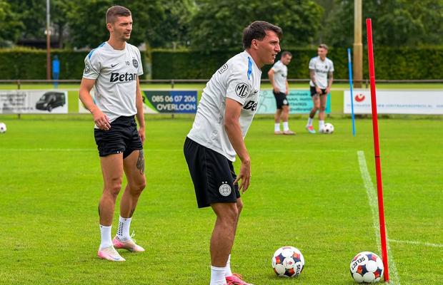 FCSB a programat un amical cu echipa lui Cosmin Olăroiu!
