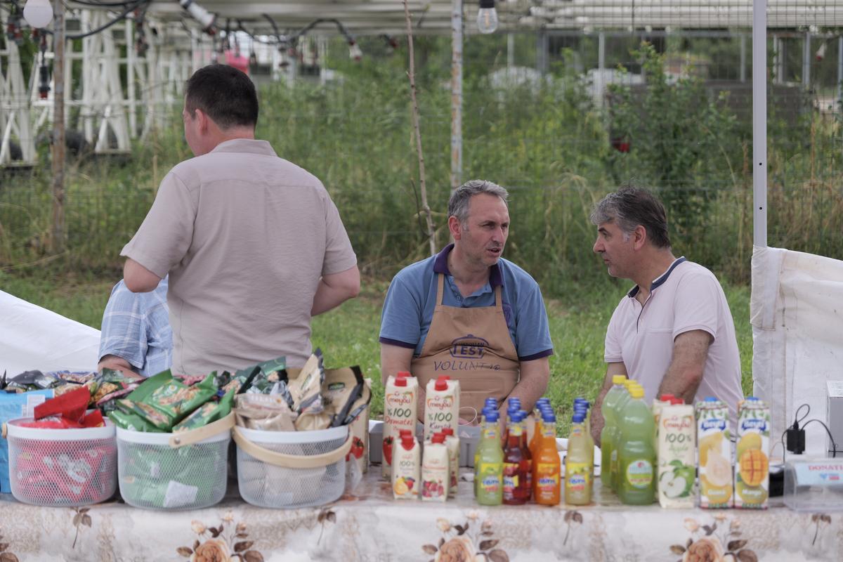 Kebab Arena! În absența fotbalului, turcii au pus stăpânire pe cel mai mare stadion al României