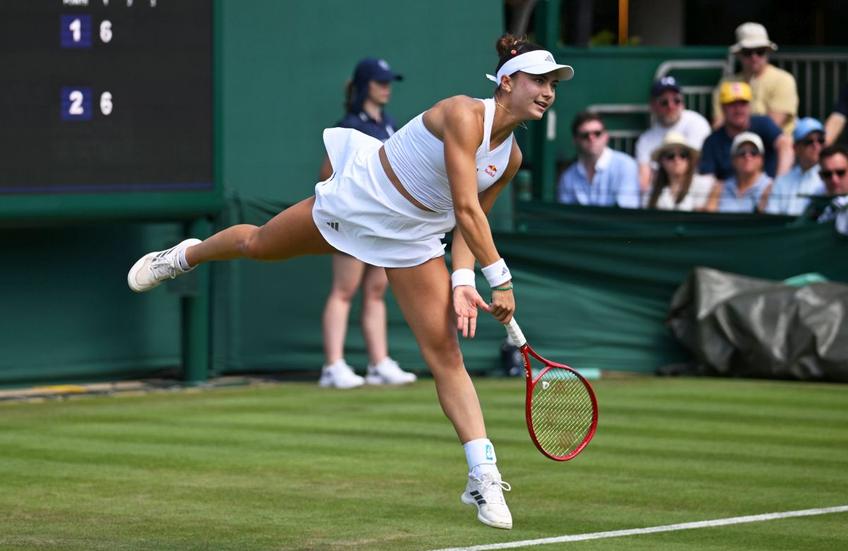 Americanca Iva Jovic (18 ani, 16 WTA) s-a calificat în optimile de finală la Wimbledon, dar este cu un ochi și pe Campionatul Mondial de fotbal.