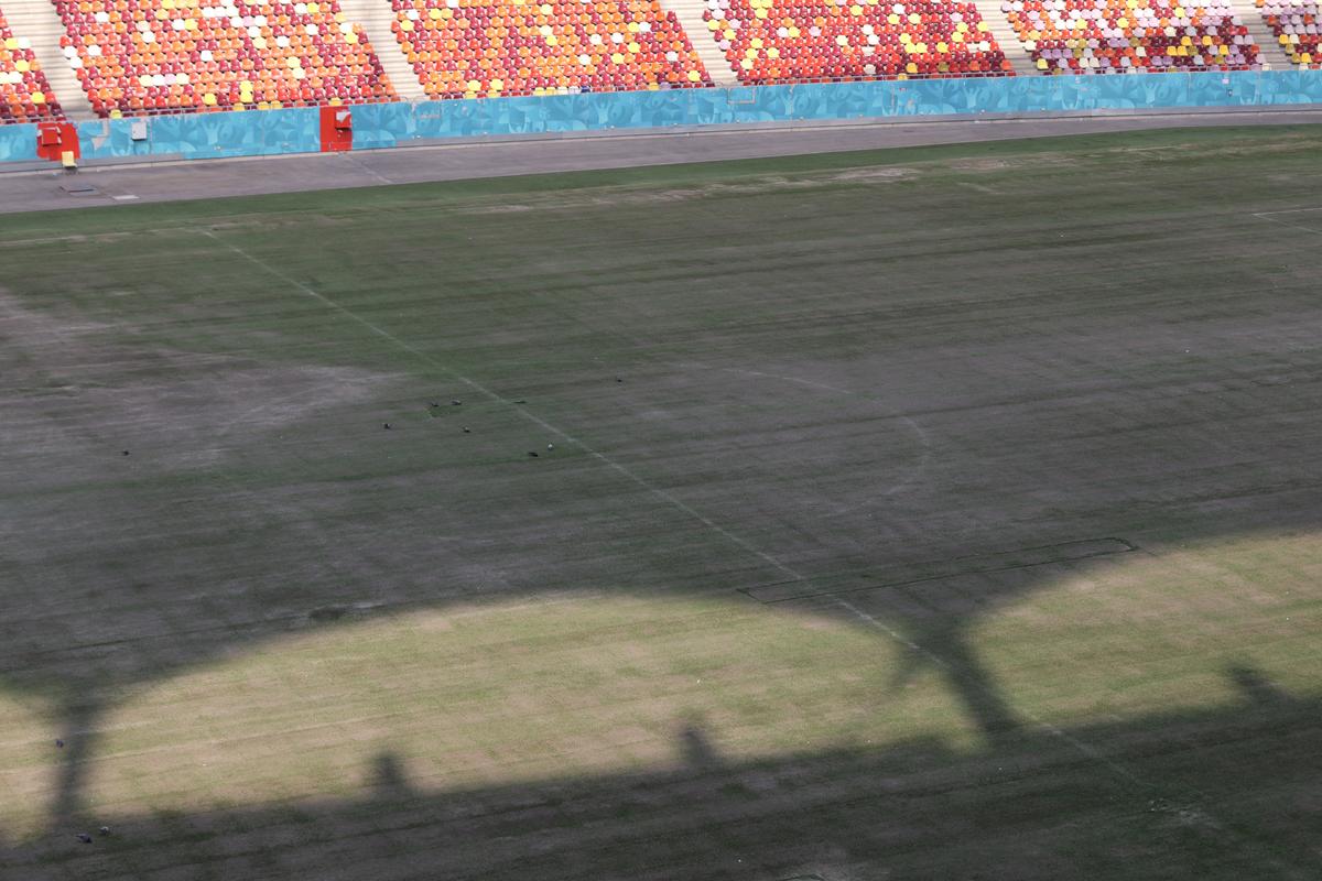 Dezastru total pe Arena Națională! » Cel mai mare stadion al țării a fost inundat de furtună: lifturile sunt inundate și blocate, iar gazonul e distrus
