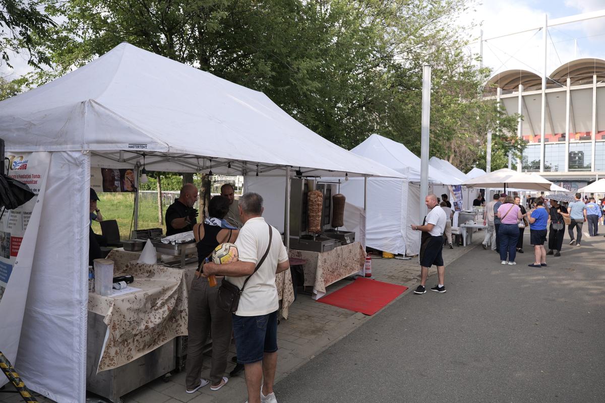 Kebab Arena! În absența fotbalului, turcii au pus stăpânire pe cel mai mare stadion al României