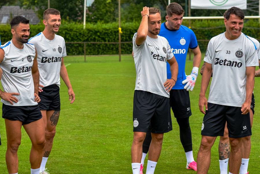 Risto Radunovic, dreapta, urmează să fie înlocuit în „11”-le FCSB-ului de Superliga de către Ricardo Pădurariu, jucător care bifează regula U21, foto: facebook.com/FCSBOfficial Mihai Stoica a găsit un motiv de optimism și în 0-4 cu echipa lui Olaru: „El a fost cel mai bun de pe teren”