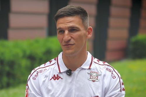 Daniel Graovac, noul fotbalist al Rapidului // FOTO: captură YouTube @Rapid TV