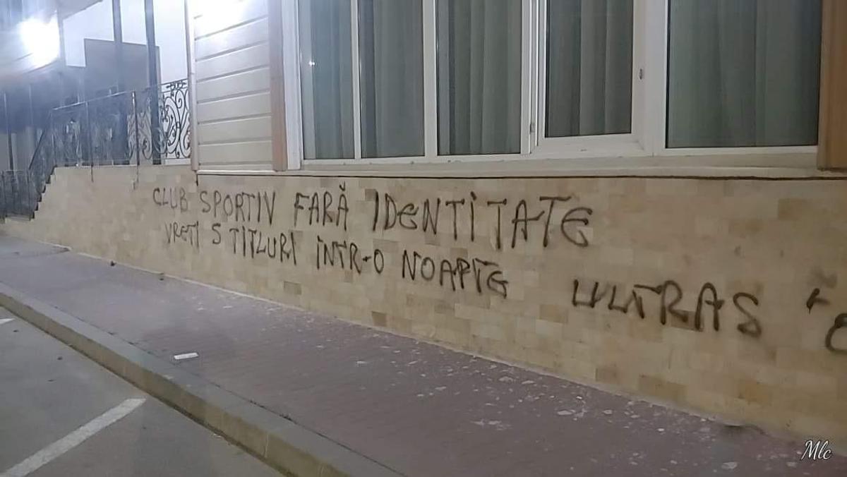 CRAIOVA - CFR CLUJ. FOTO Ultrașii