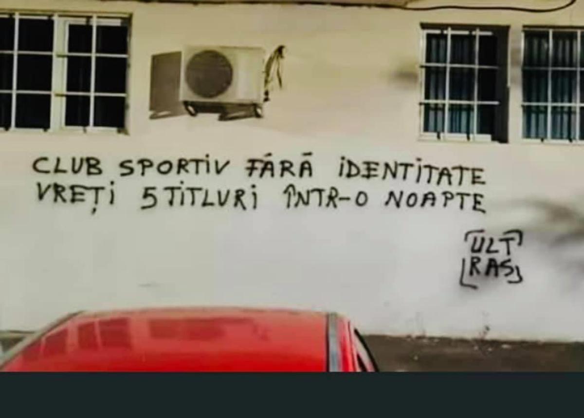 CRAIOVA - CFR CLUJ. FOTO Se anunță haos pe străzile din Bănie! Ultrașii din Peluza Sud și-au început numărul