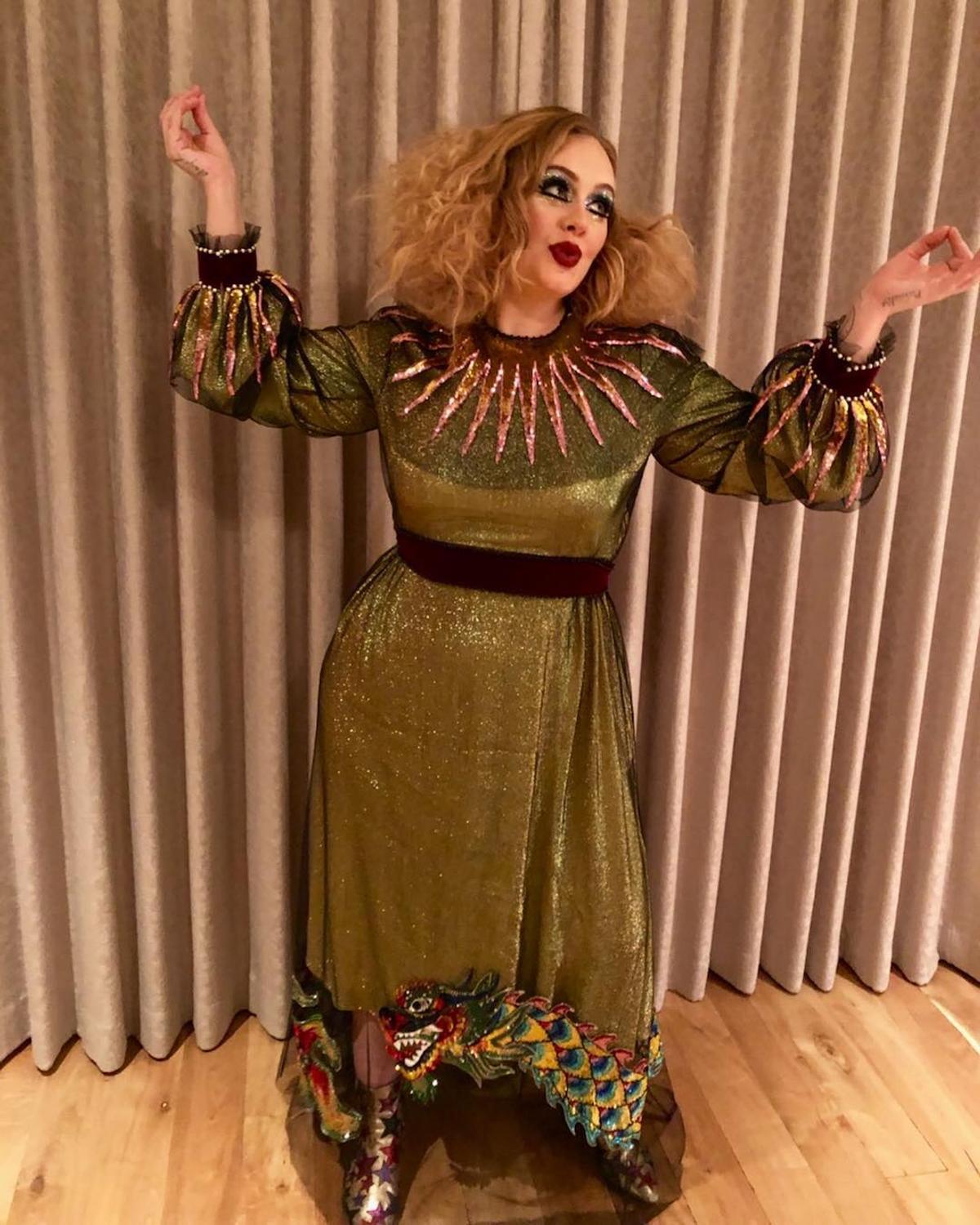 FOTO Cum a pierdut Adele aproape 50 de kg » Cântăreața e de nerecunoscut în cea mai recentă poză postată!