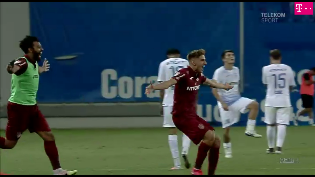 CFR CAMPIOANĂ // FOTO Agonie și extaz pe „Oblemenco” după finala campionatului » Clujenii - euforici, oltenii - de neconsolat