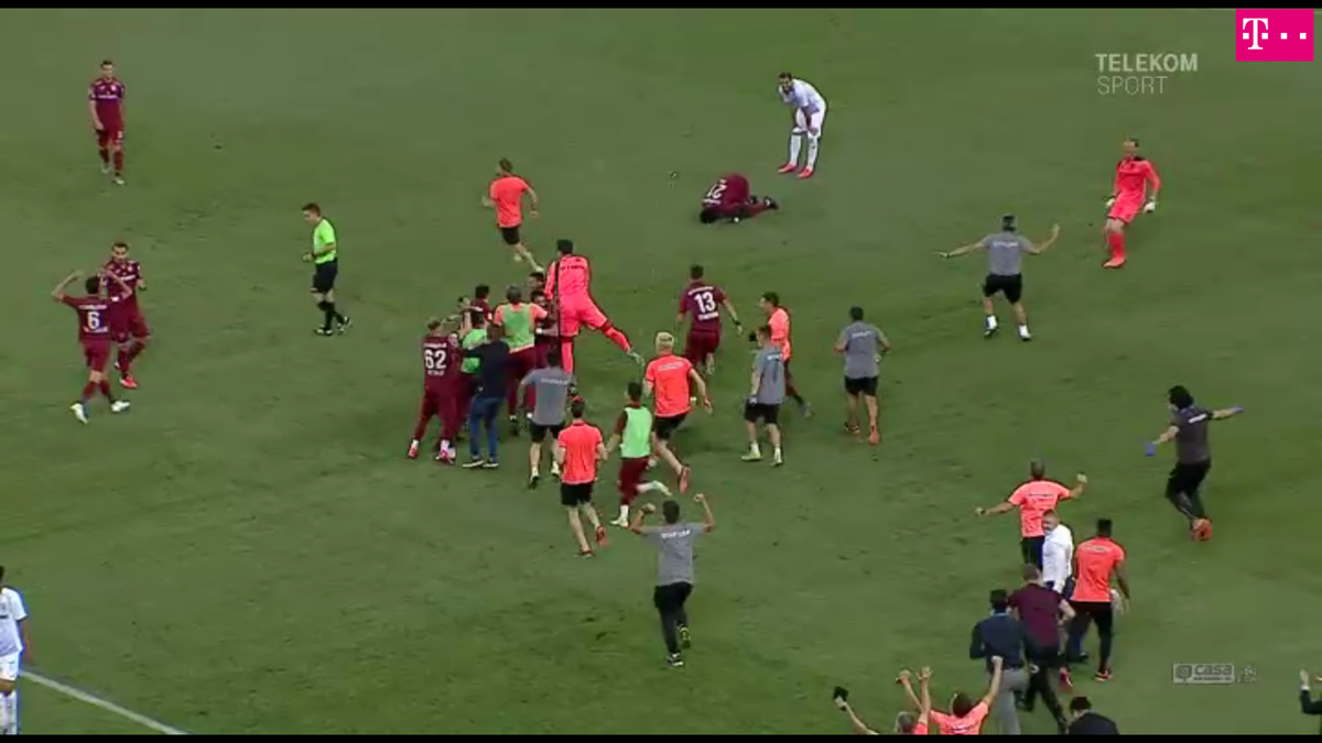 CFR Cluj. Răbufnire neașteptată în noaptea titlului! Starul campioanei anunță că vrea să plece: „Nu suntem plătiți din martie, e inadmisibil”