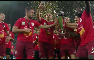 CFR CAMPIOANĂ // FOTO Agonie și extaz pe „Oblemenco” după finala campionatului » Clujenii - euforici, oltenii - de neconsolat