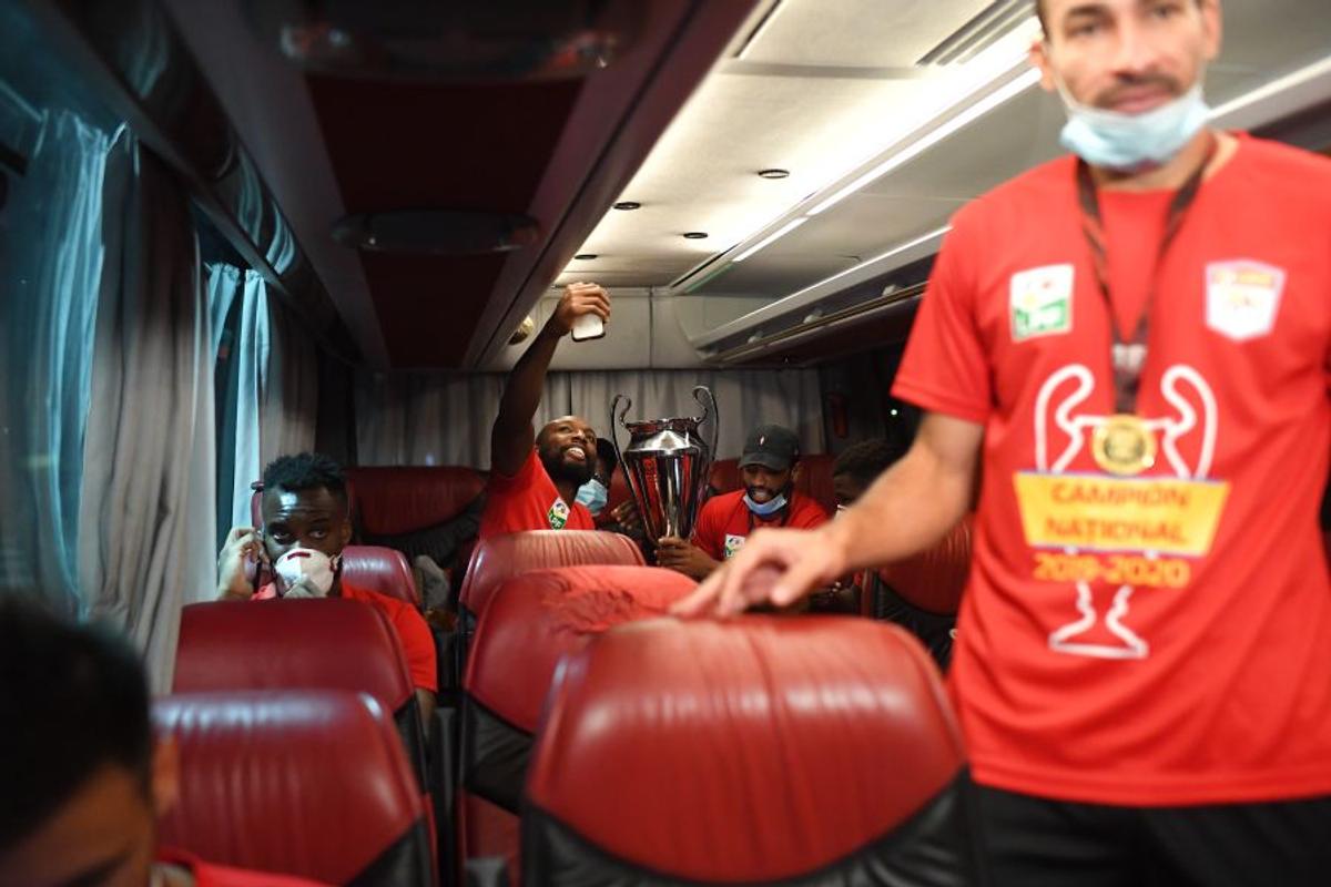 FOTO Imagini de senzație din autocarul lui CFR Cluj