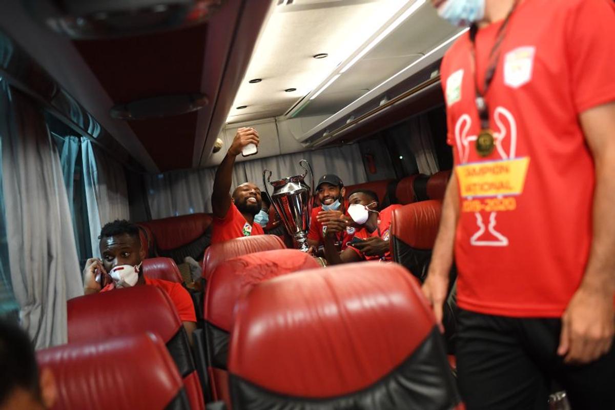 FOTO Imagini de senzație din autocarul lui CFR Cluj
